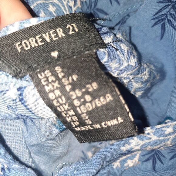 Forever 21 floral tank top - Picture 2 of 3